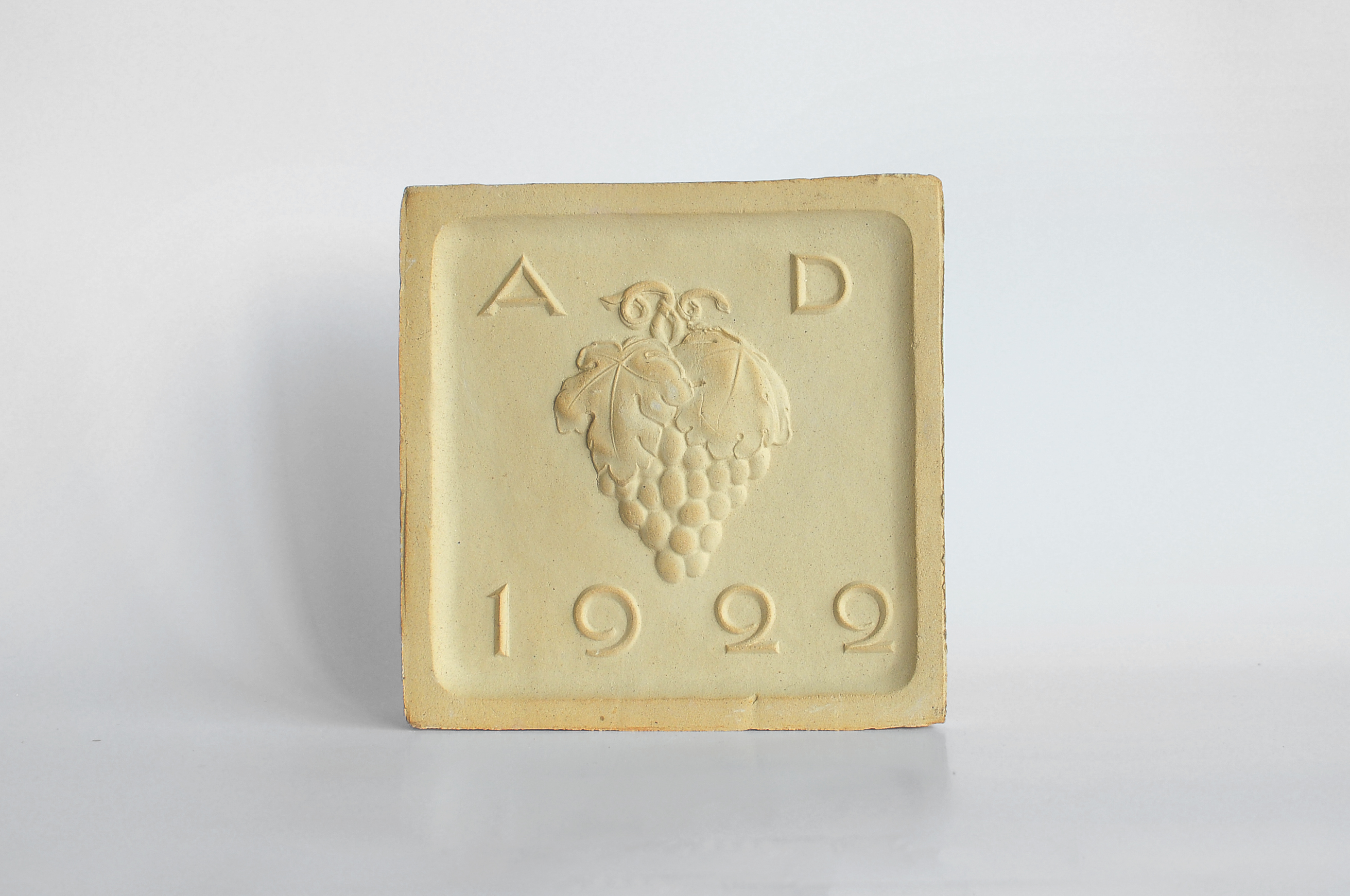 Изображение Хаусмарки Хаусмарка Виноград, римский кирпич