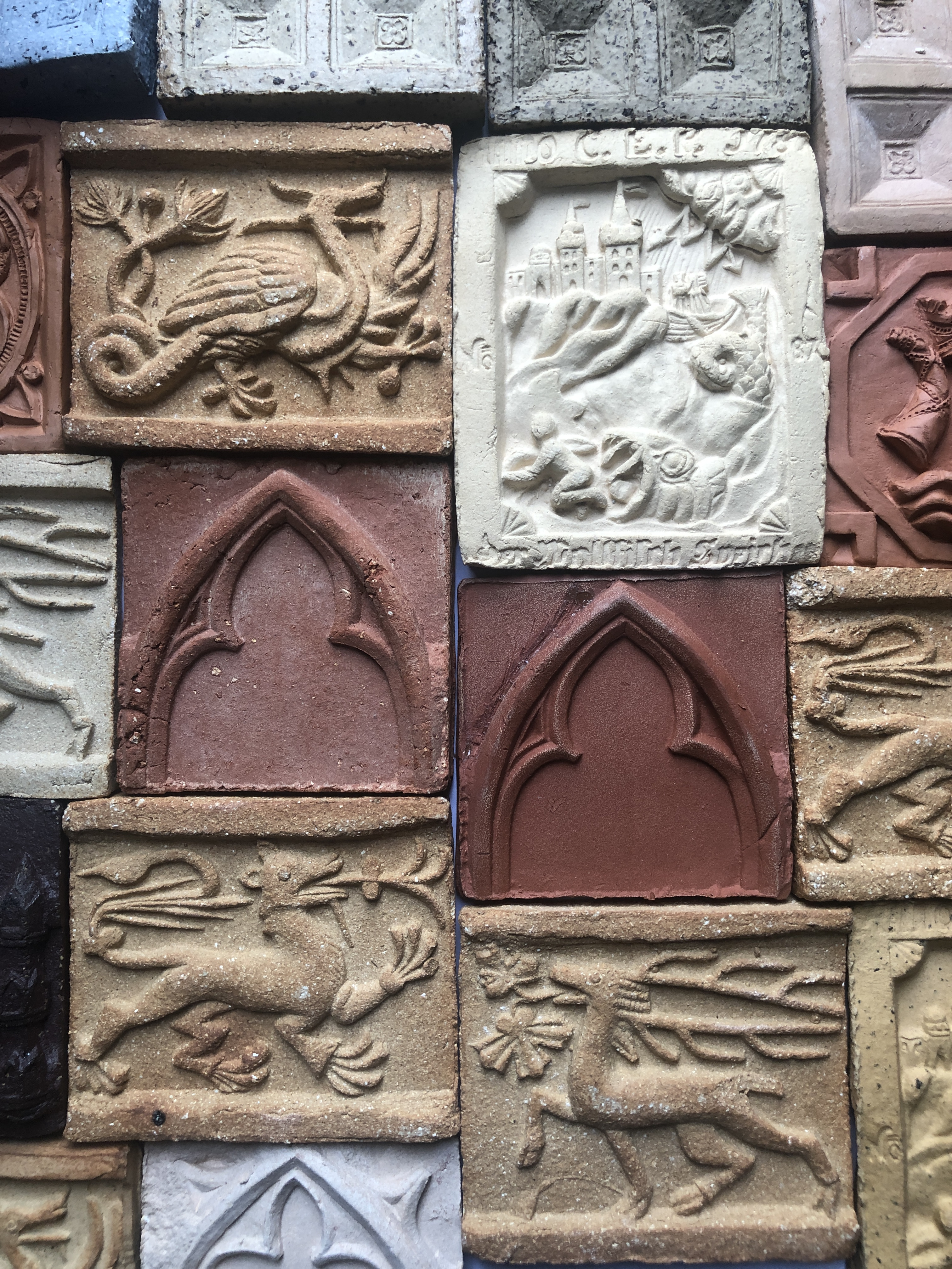 Готическая плитка и кафель